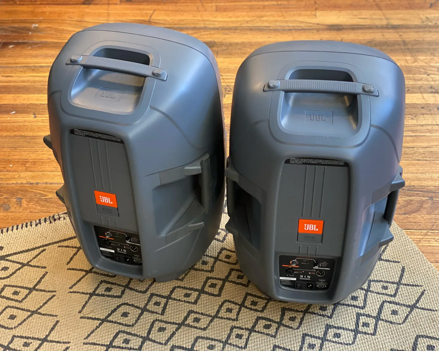 JBL Eon Bundle - 2 x EON315 - 280w Powered Monitors